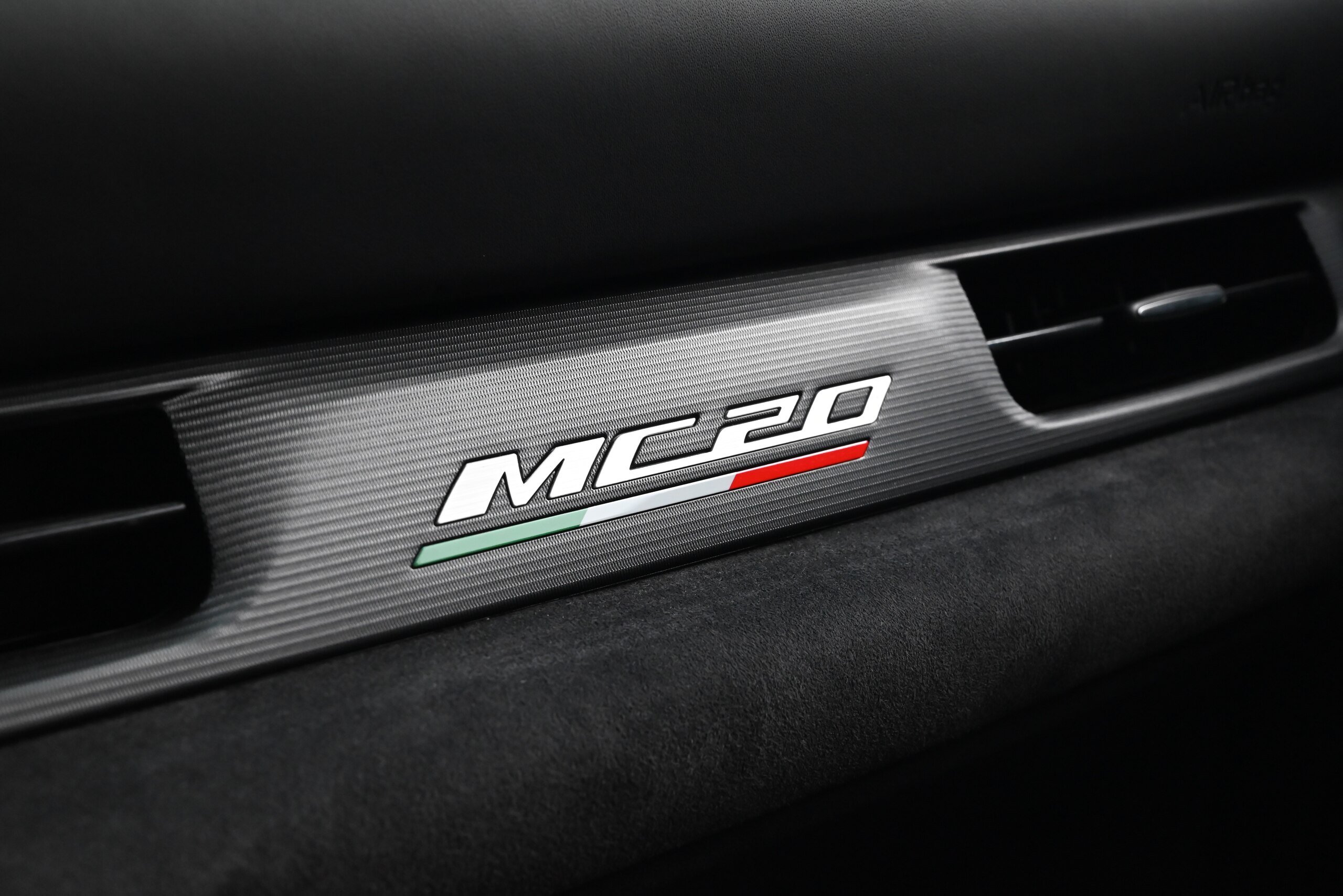 Maserati MC20 (photo: 16)