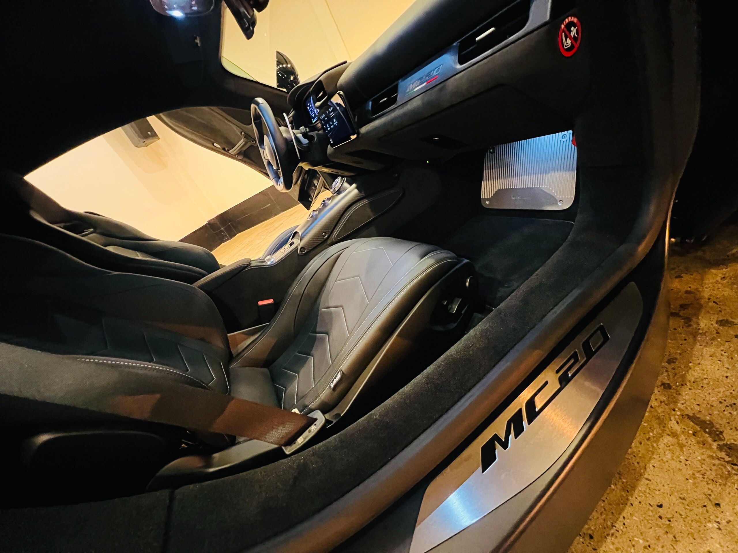 Maserati MC20 (photo: 14)