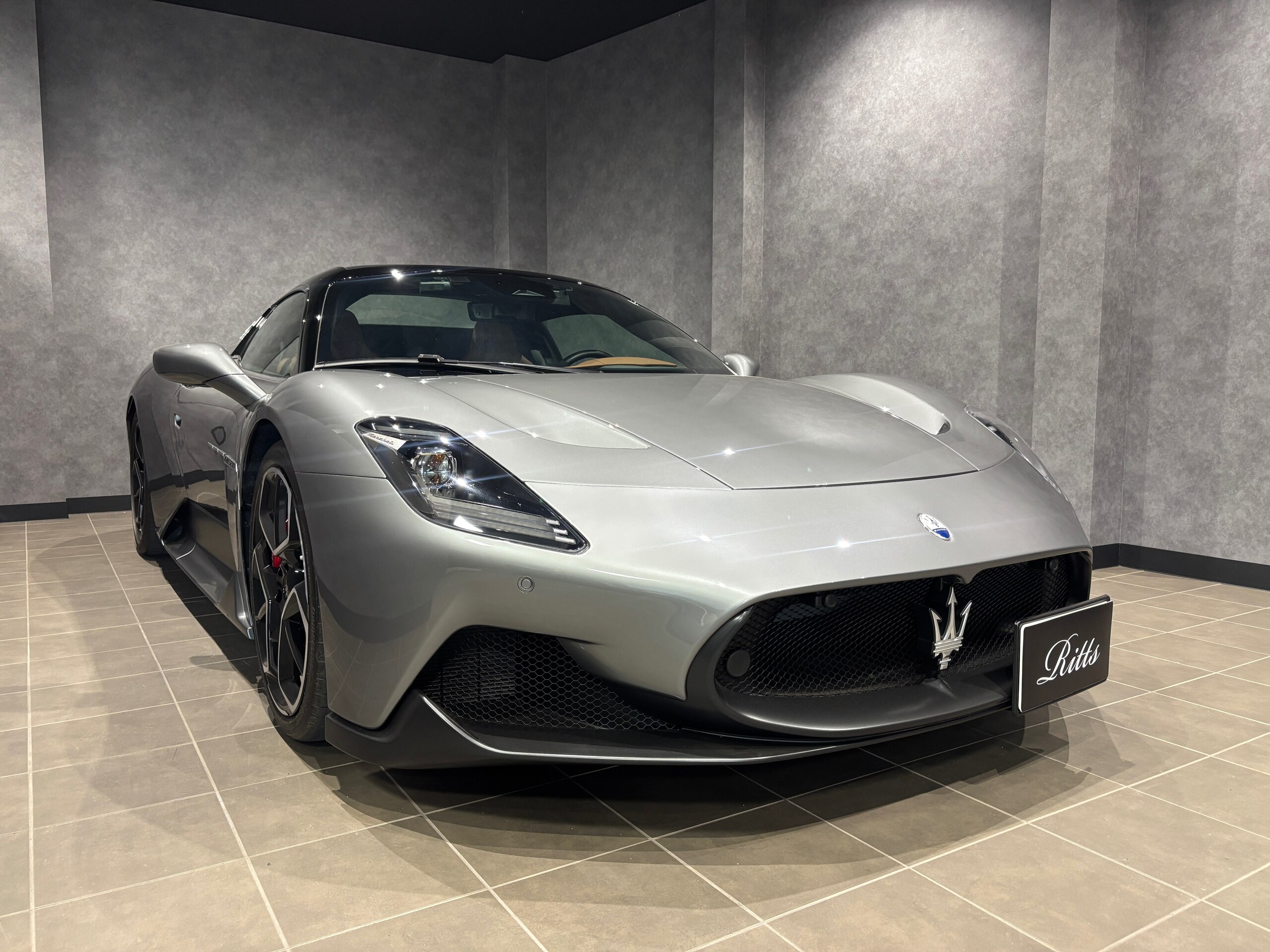 Maserati MC20 Cielo 2023 for sale from Japan