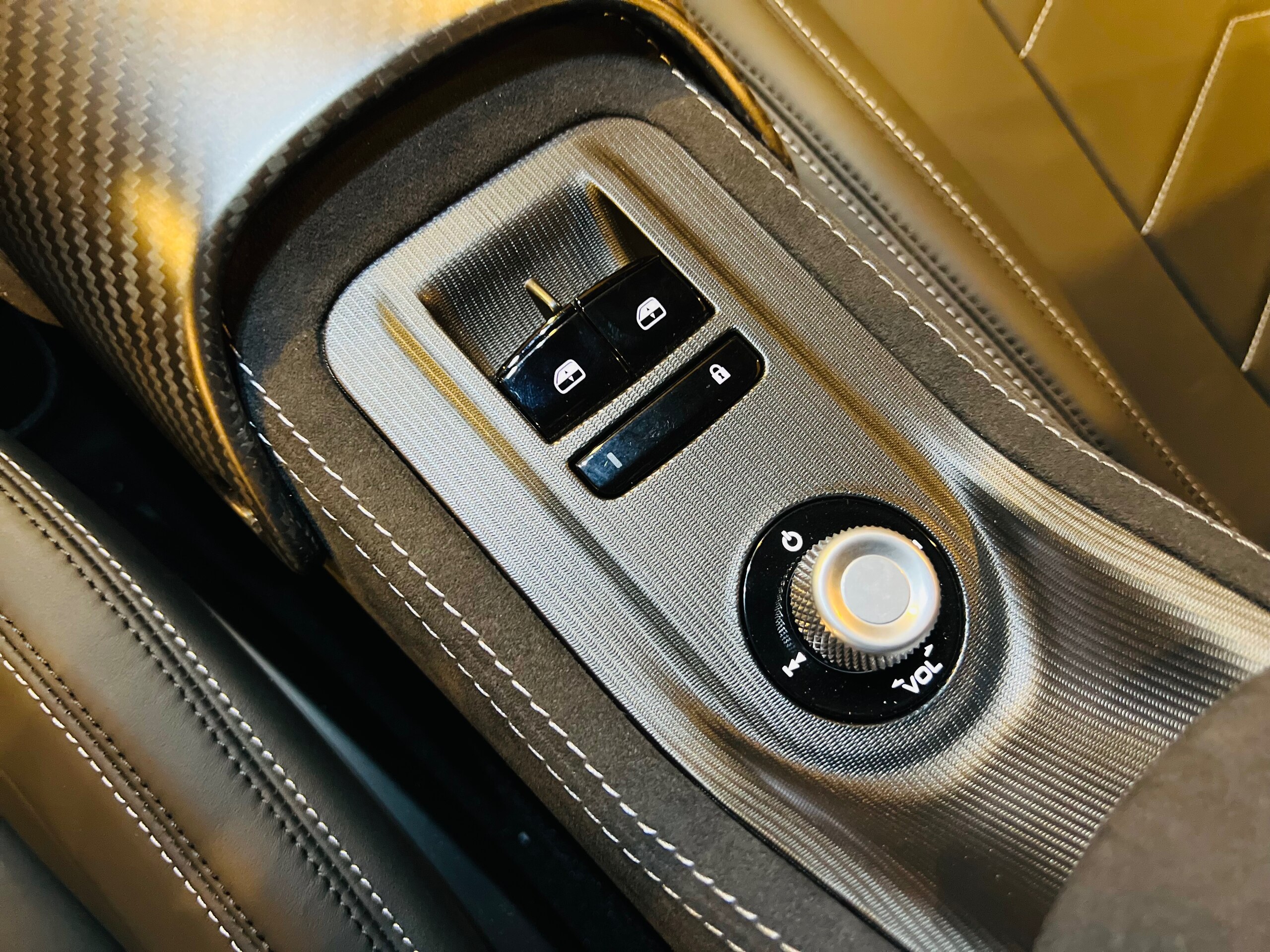 Maserati MC20 (photo: 13)