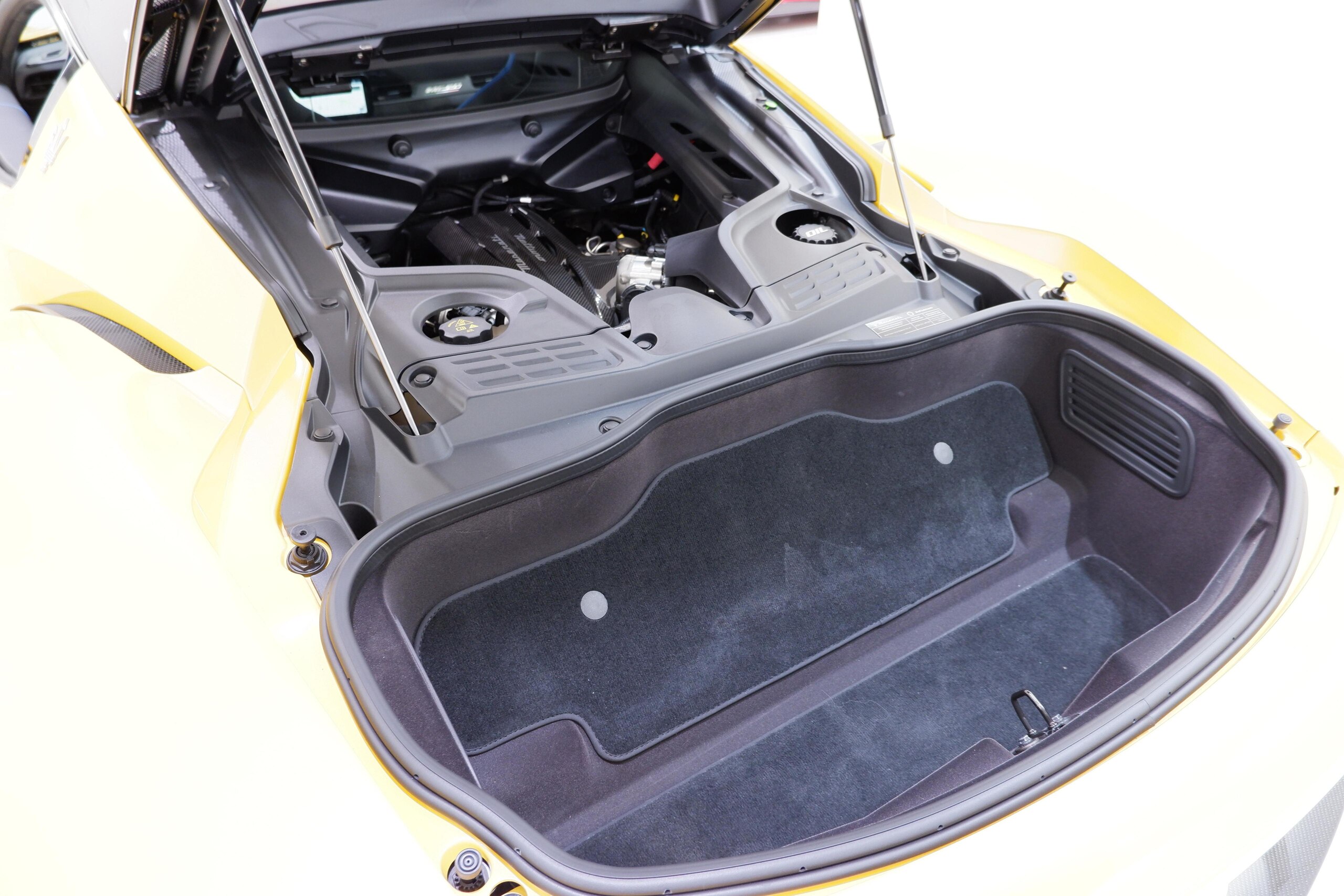 Maserati MC20 (photo: 15)