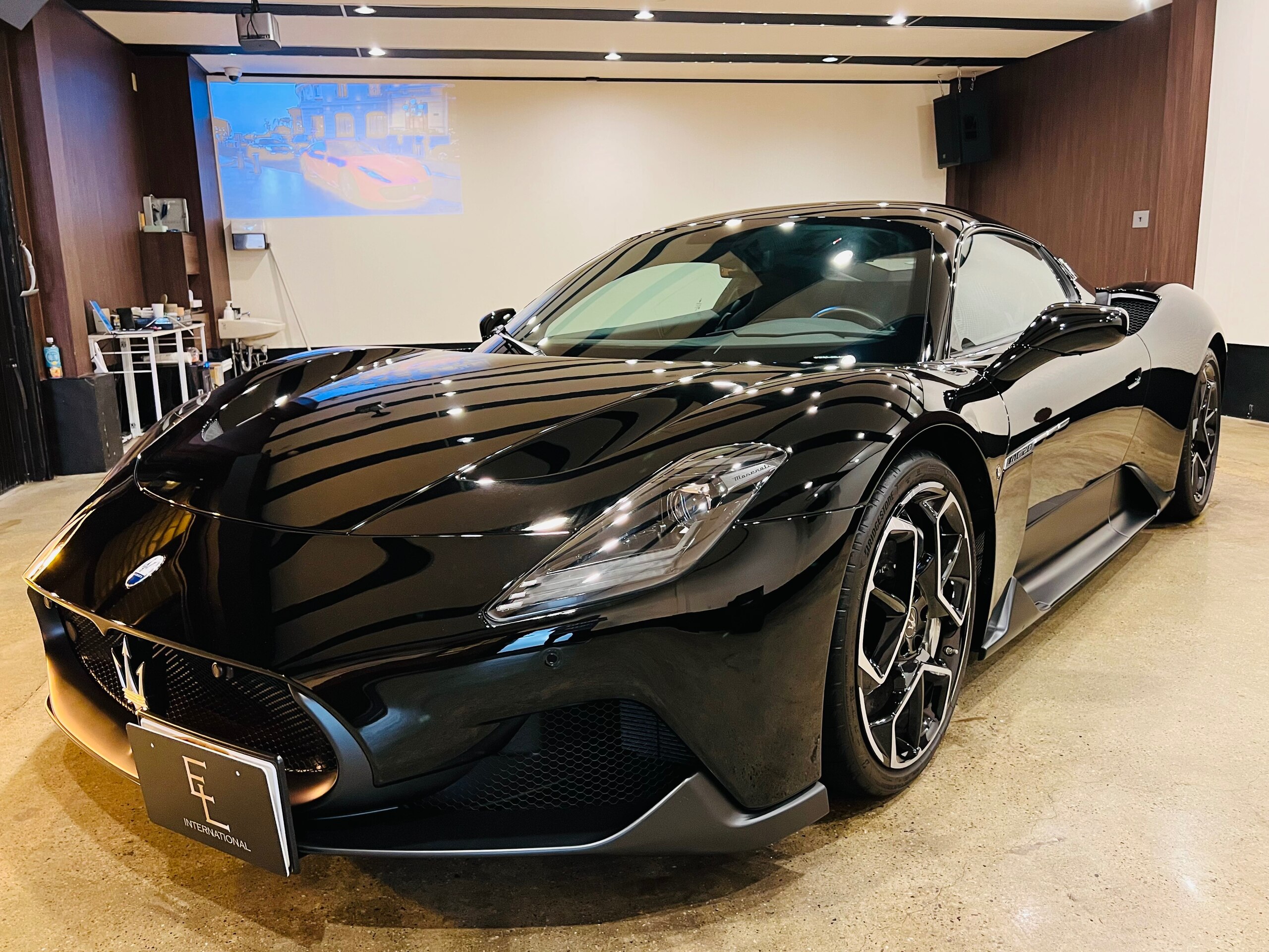 Maserati MC20 (photo: 2)