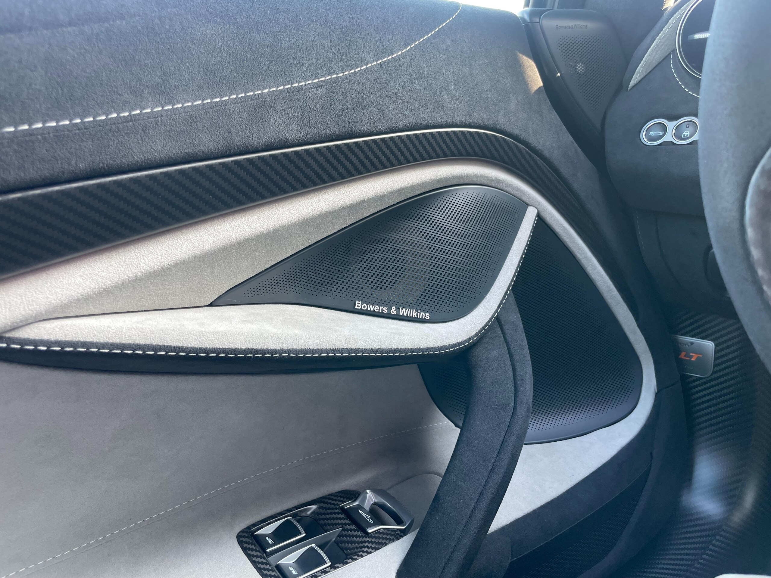 McLaren 765LT (photo: 18)