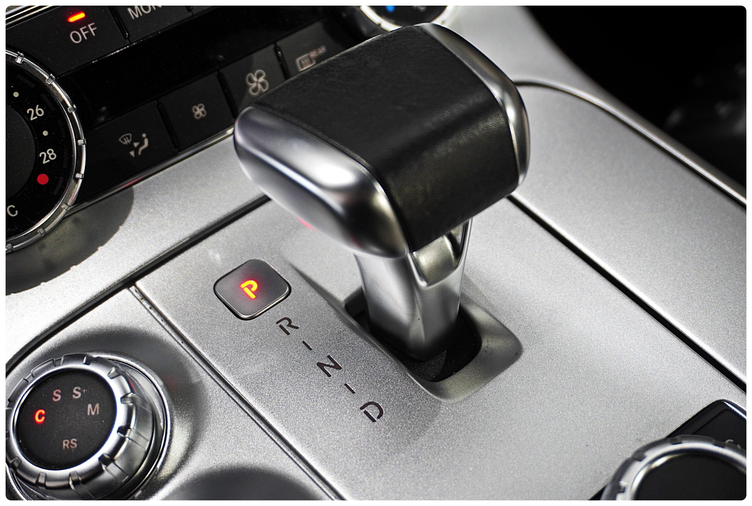 Mercedes Benz SLS AMG (photo: 28)