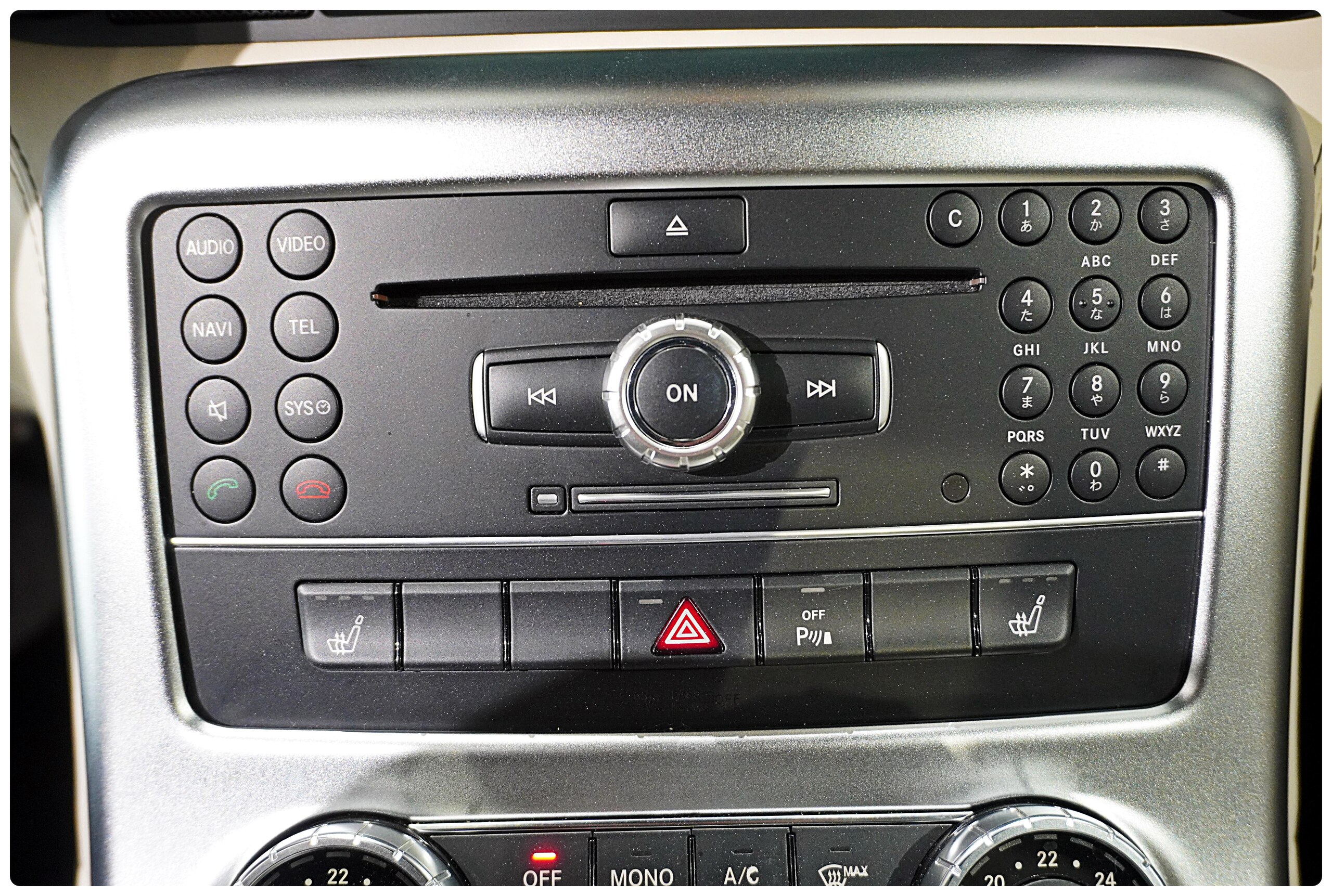 Mercedes Benz SLS AMG (photo: 27)