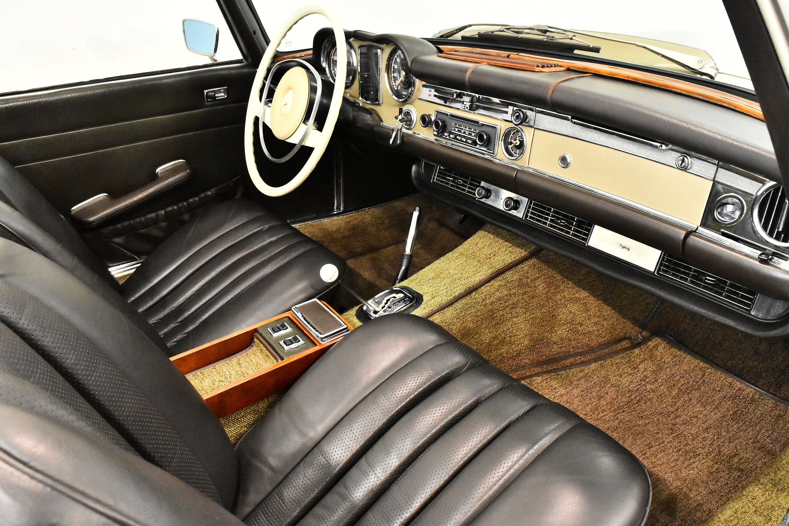 Mercedes Benz 280SL (photo: 9)