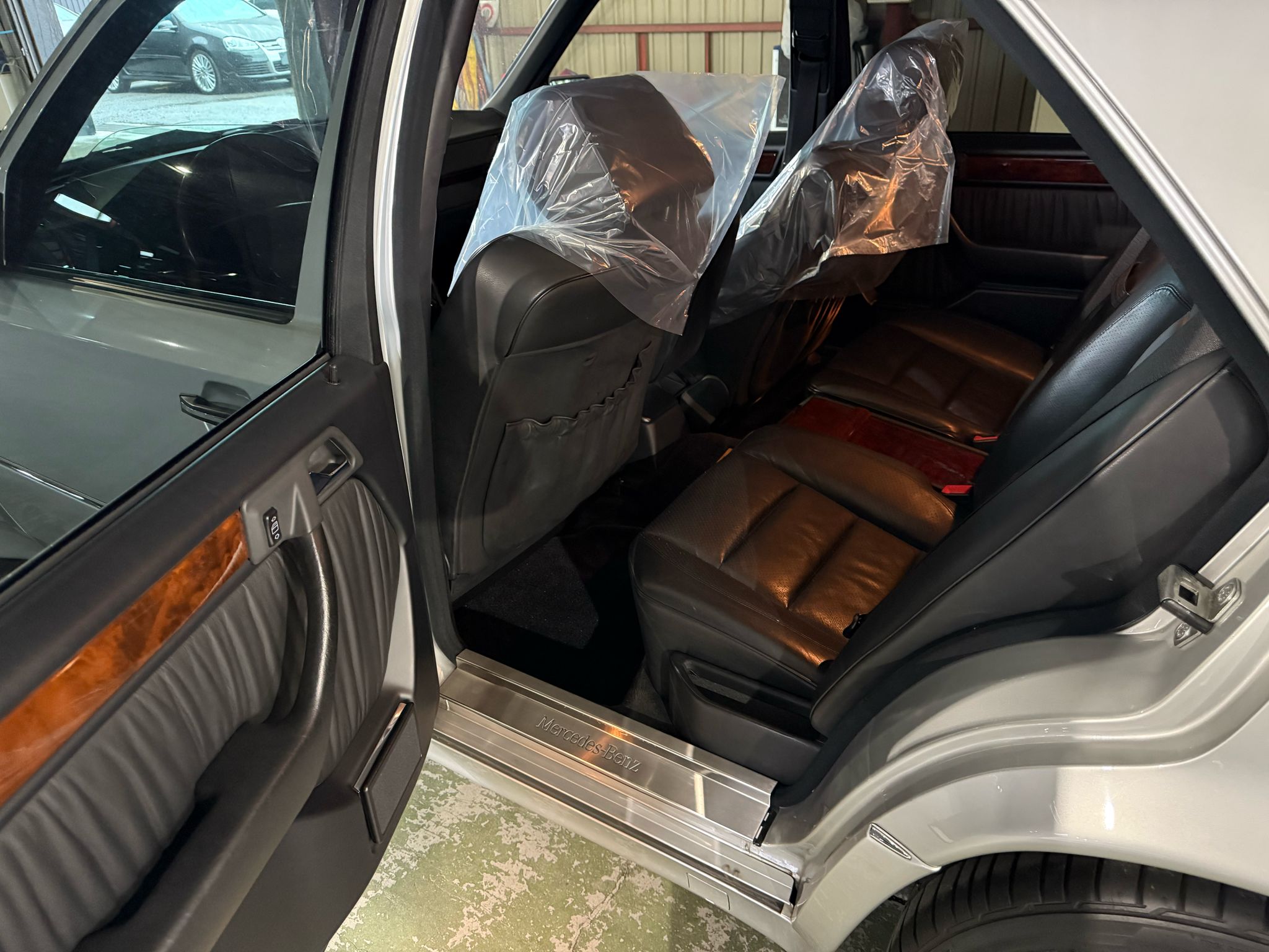 Mercedes Benz 500E (photo: 11)