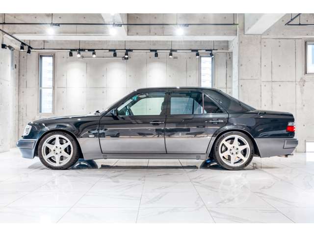 Mercedes Benz E500 (photo: 3)