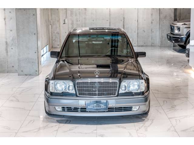 Mercedes Benz E500 (photo: 1)
