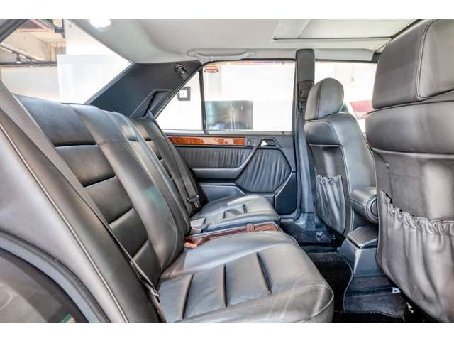 Mercedes Benz E500 (photo: 20)