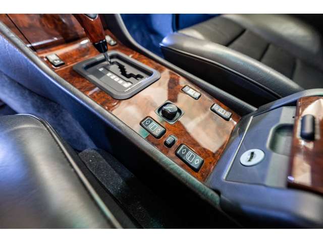 Mercedes Benz E500 (photo: 11)