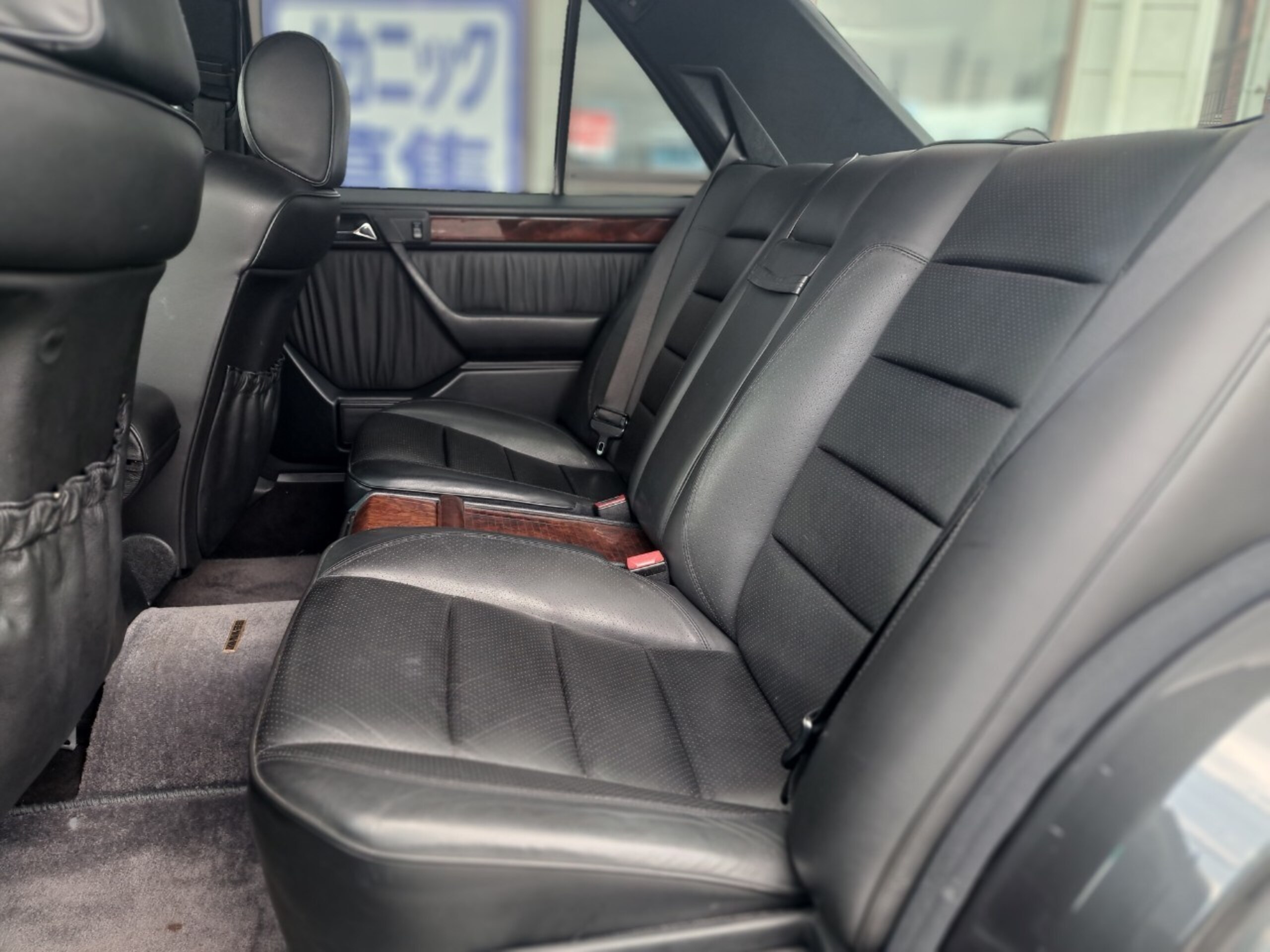 Mercedes Benz E500 (photo: 14)