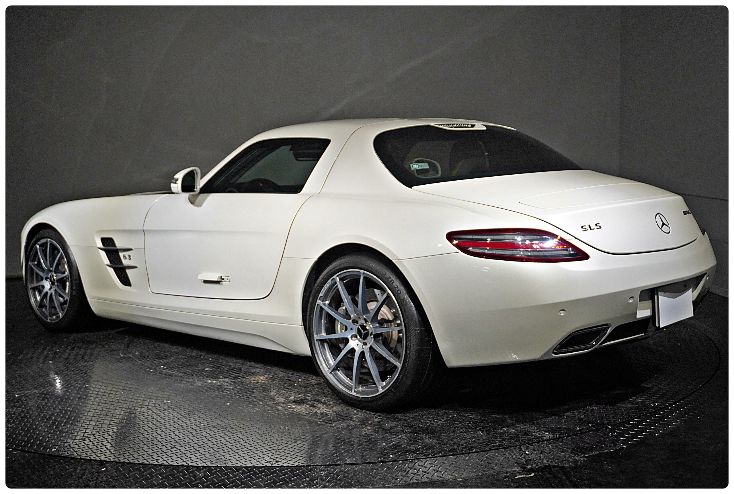 Mercedes Benz SLS AMG (photo: 4)