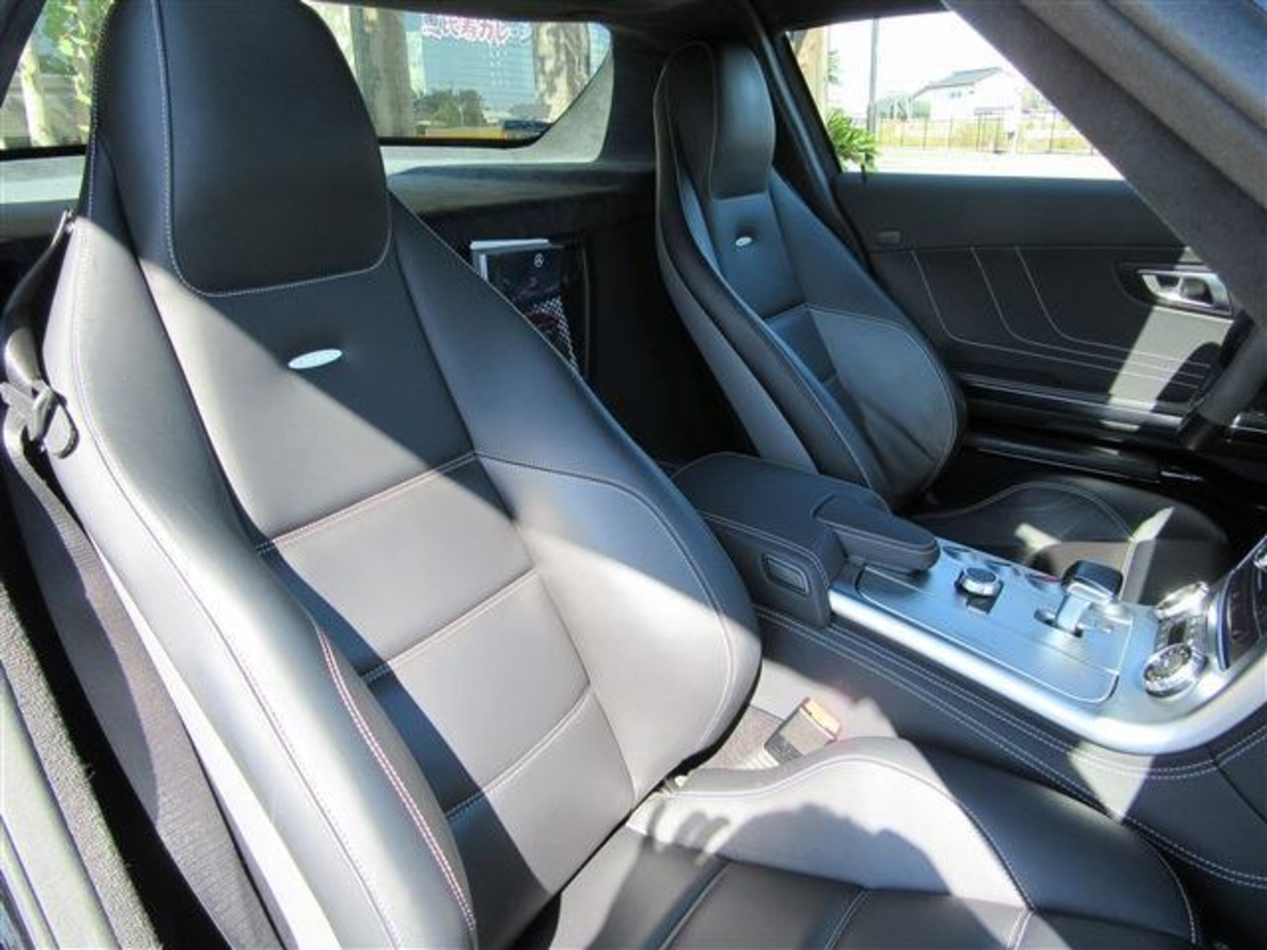 Mercedes Benz SLS AMG (photo: 11)