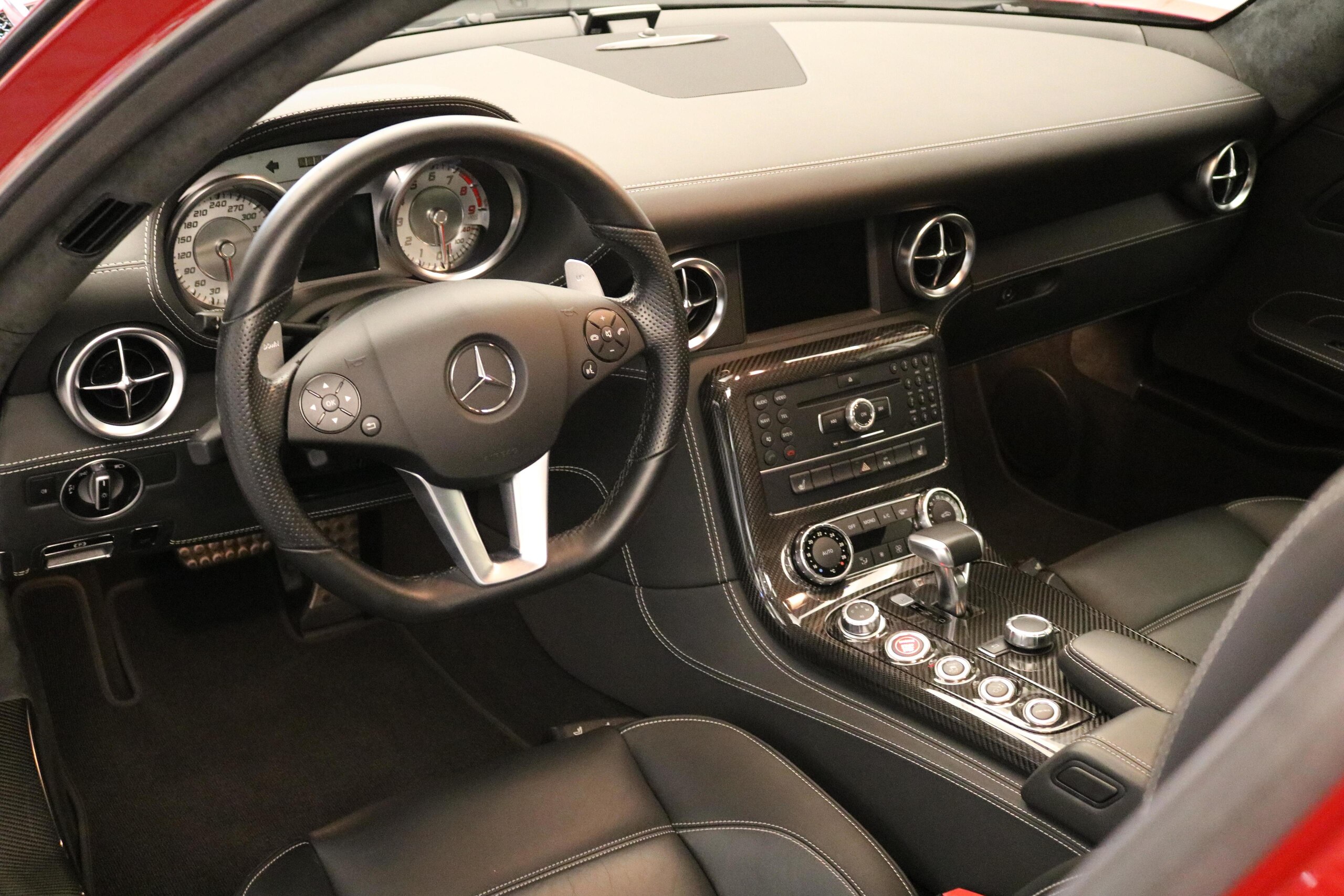 Mercedes Benz SLS AMG (photo: 5)