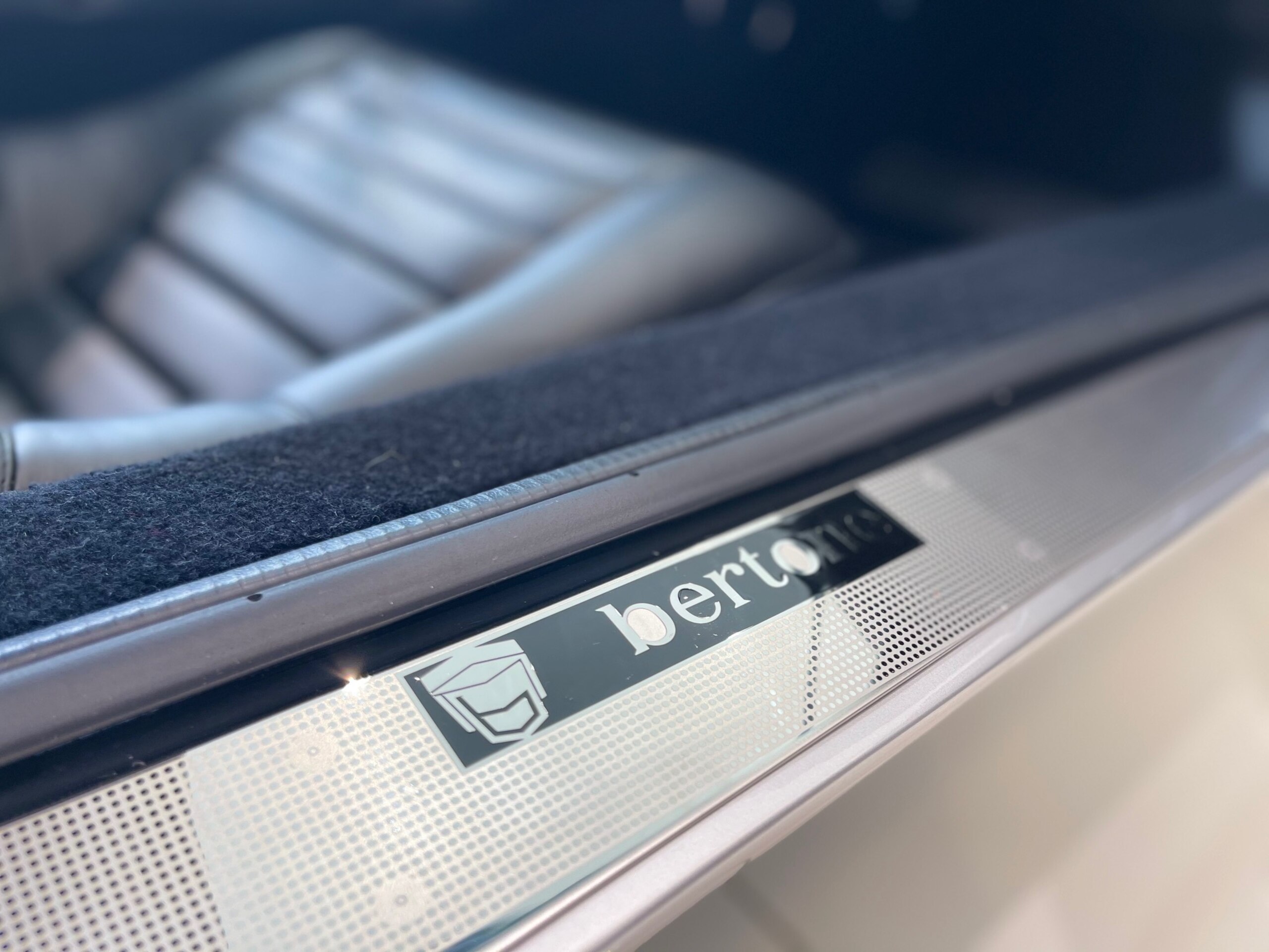 Lamborghini Miura P400S (photo: 16)