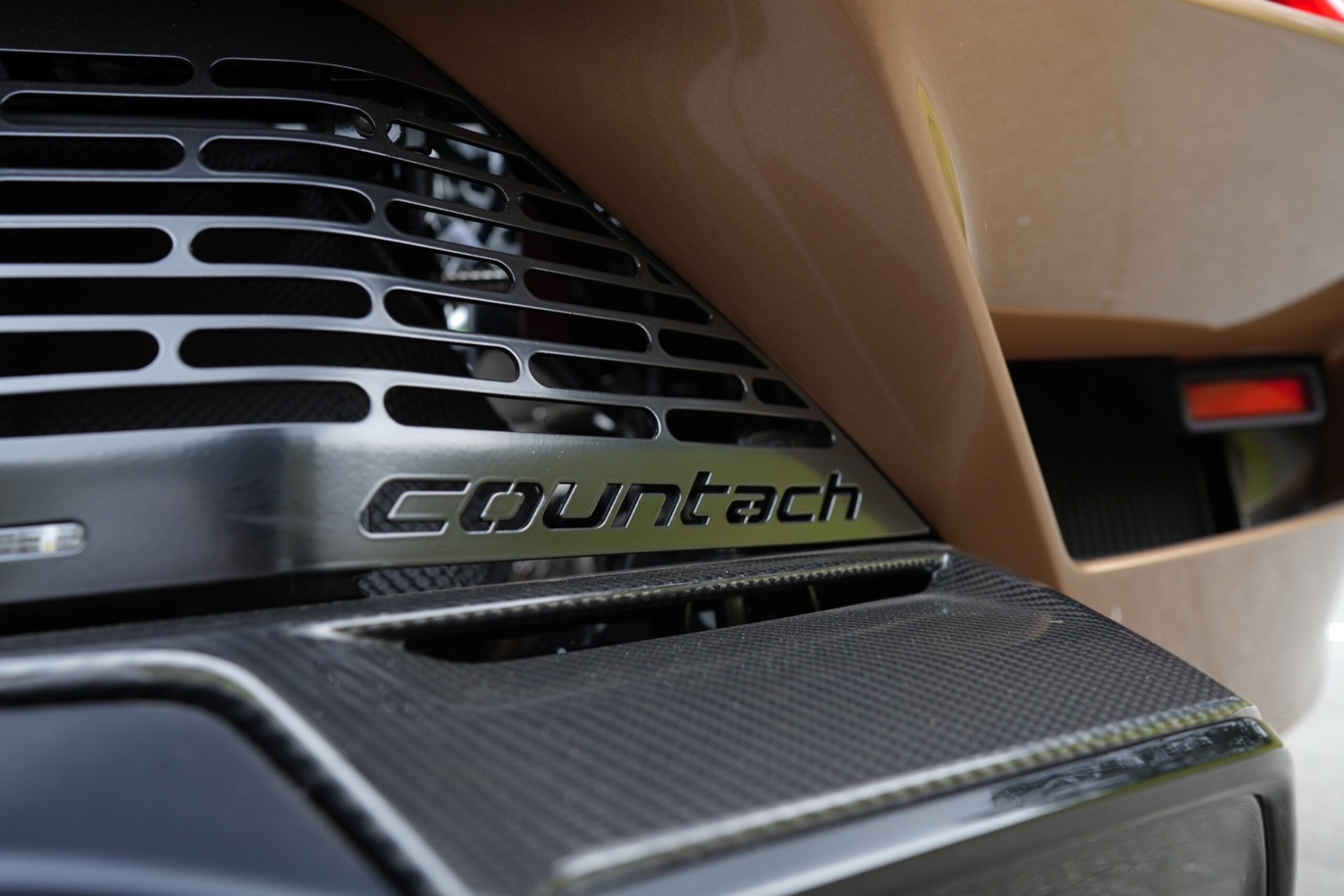 Lamborghini Countach LPI 800-4 (photo: 15)