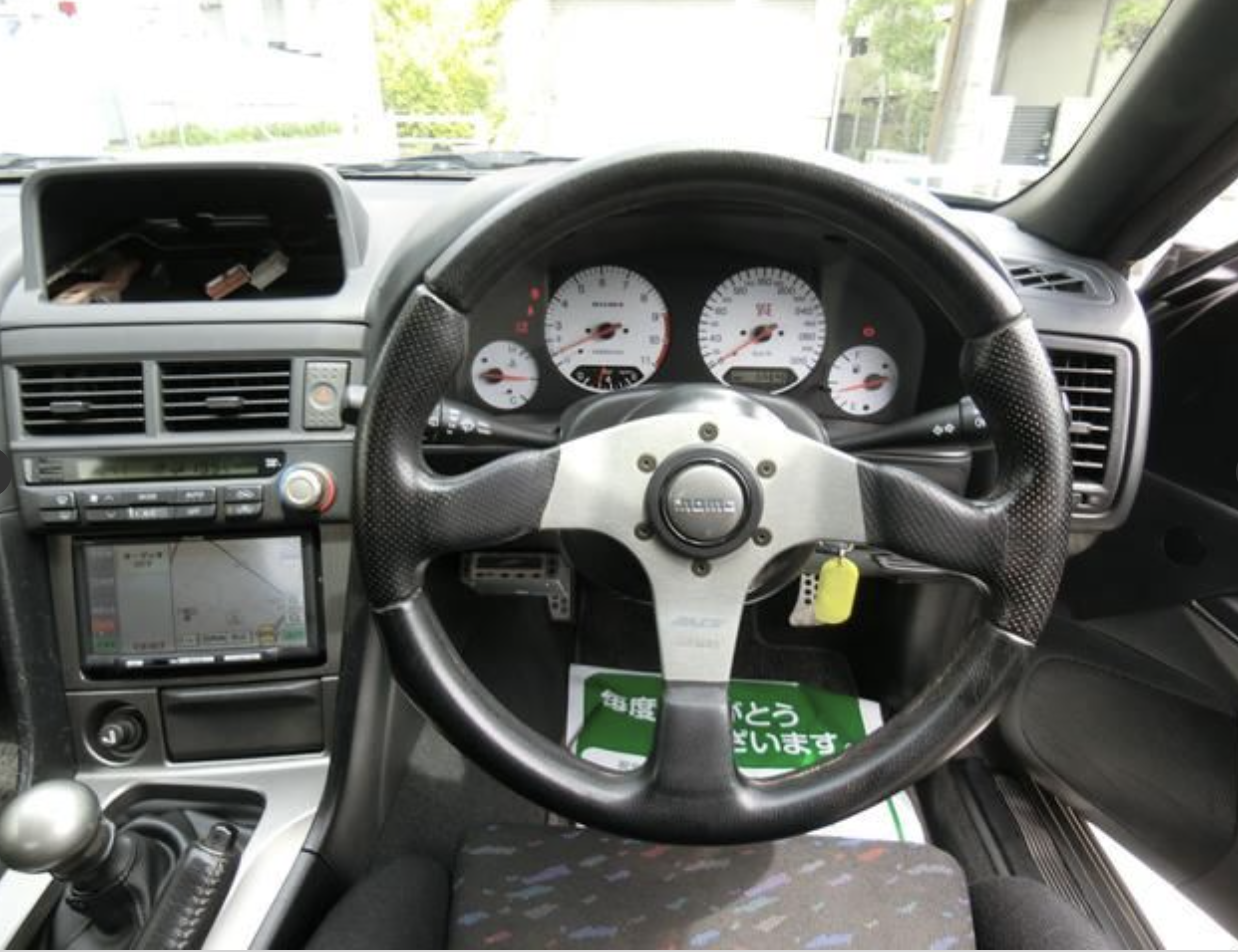 Nissan Skyline GT-R (photo: 10)