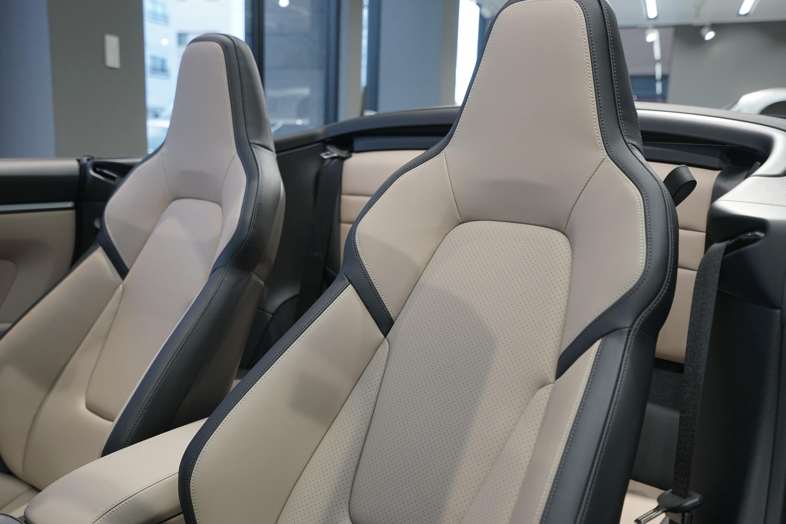 Porsche 911 Carrera Cabriolet (photo: 8)