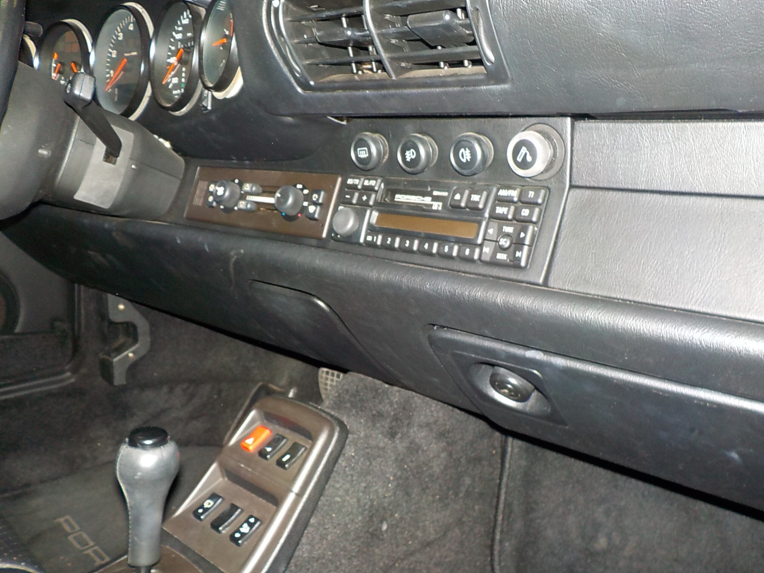 Porsche 911 Carrera (photo: 9)