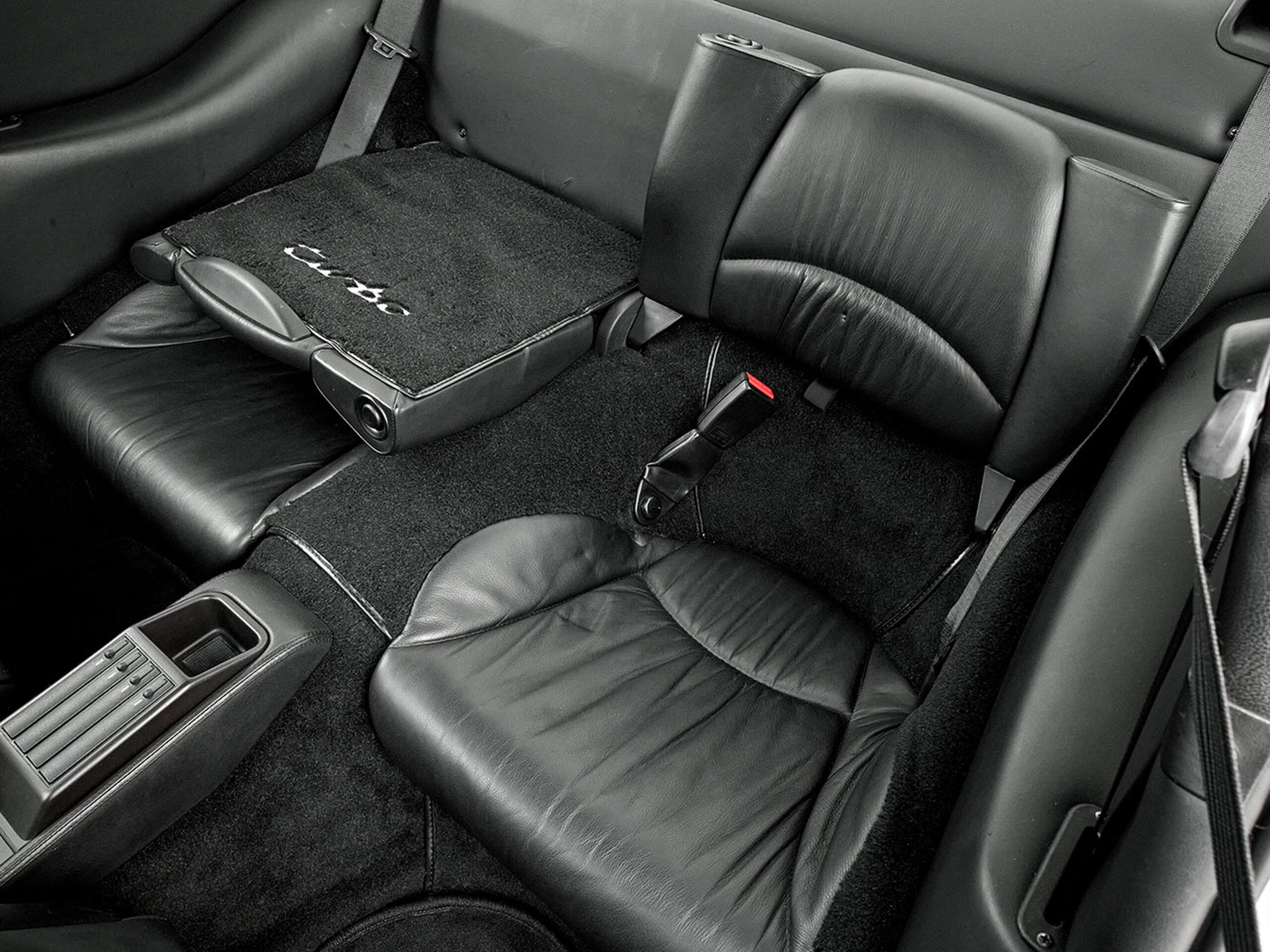 Porsche 911 Turbo (photo: 8)