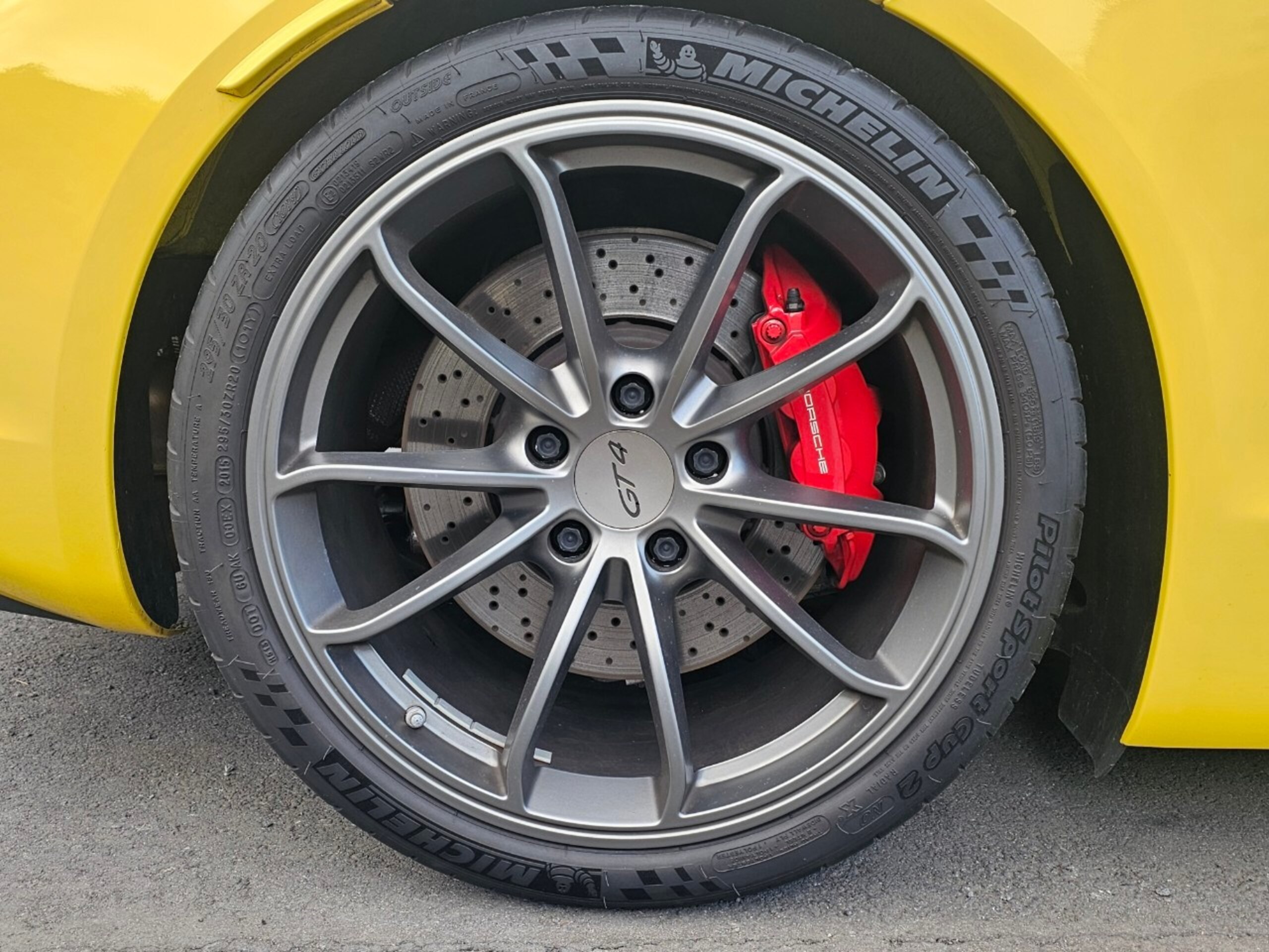 Porsche Cayman GT4 (photo: 19)