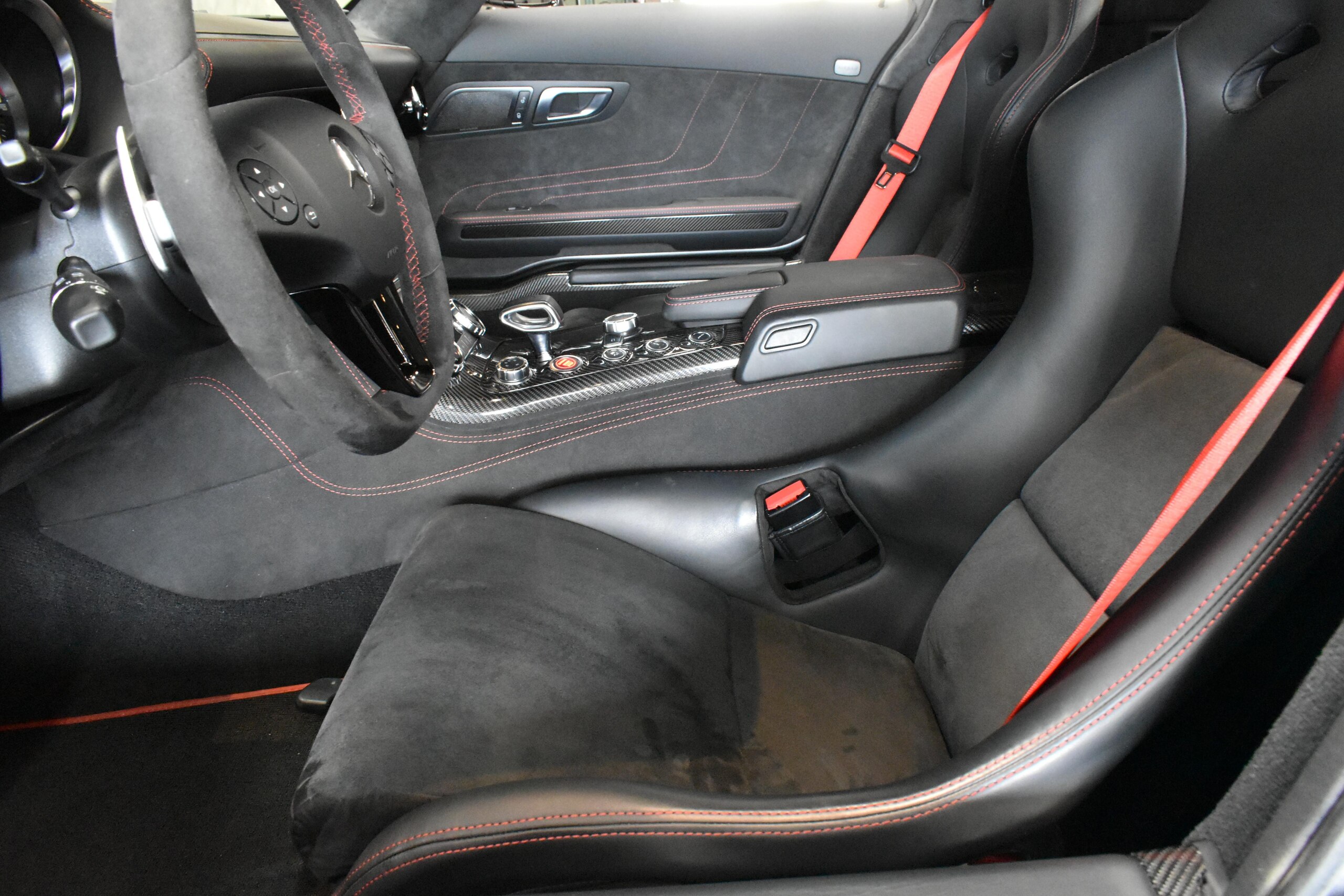 Mercedes Benz SLS AMG Black Series (photo: 9)