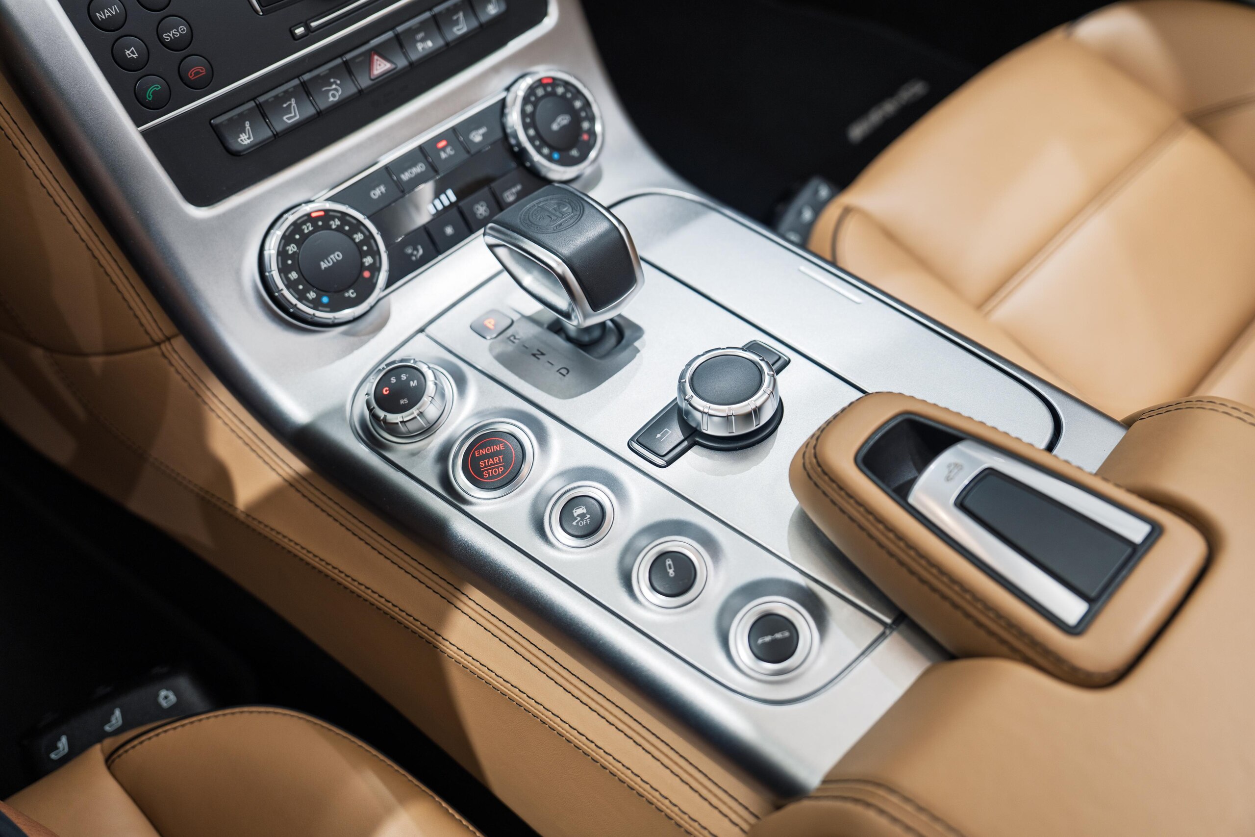 Mercedes Benz SLS AMG Roadster (photo: 10)