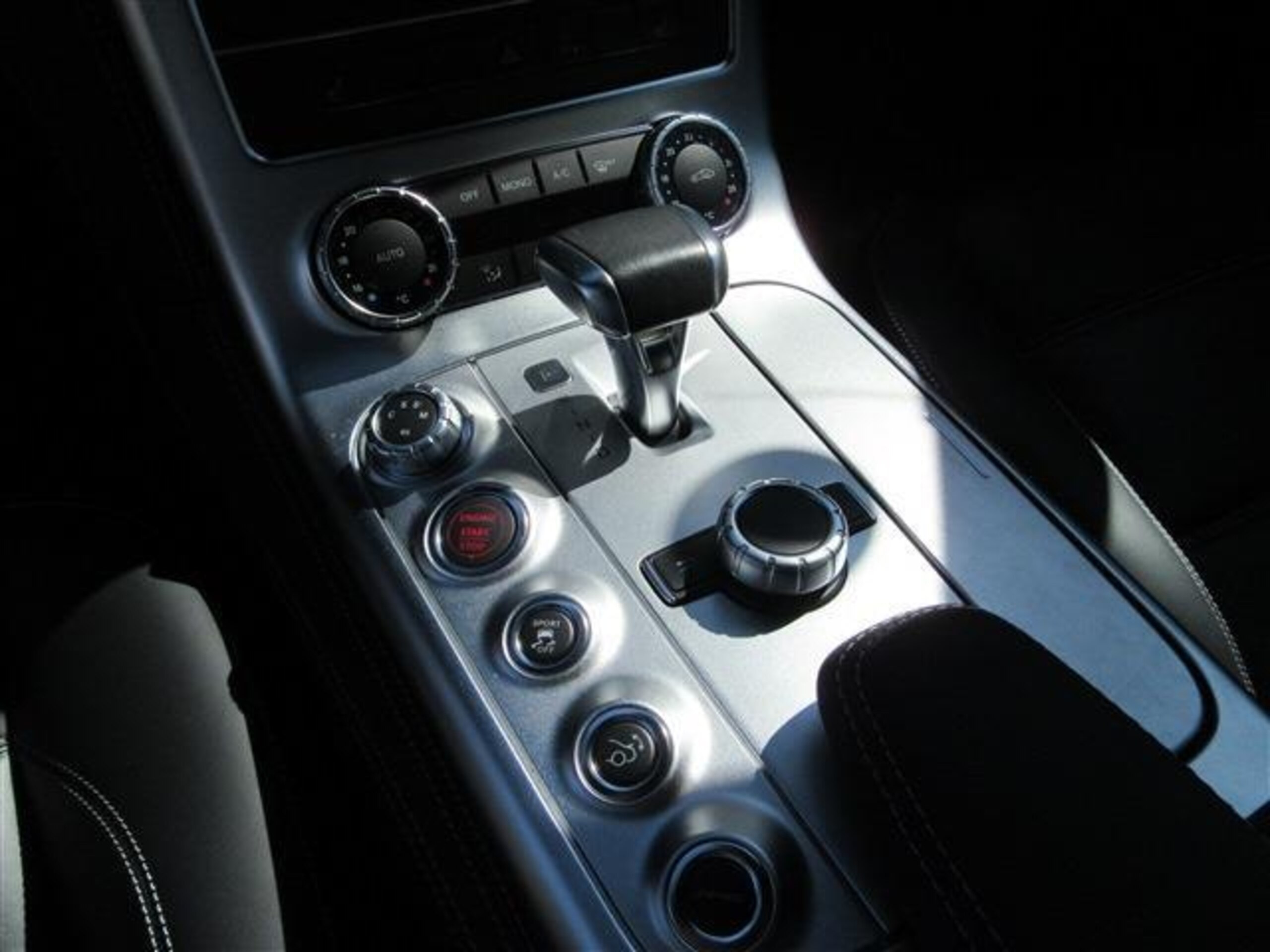 Mercedes Benz SLS AMG (photo: 9)