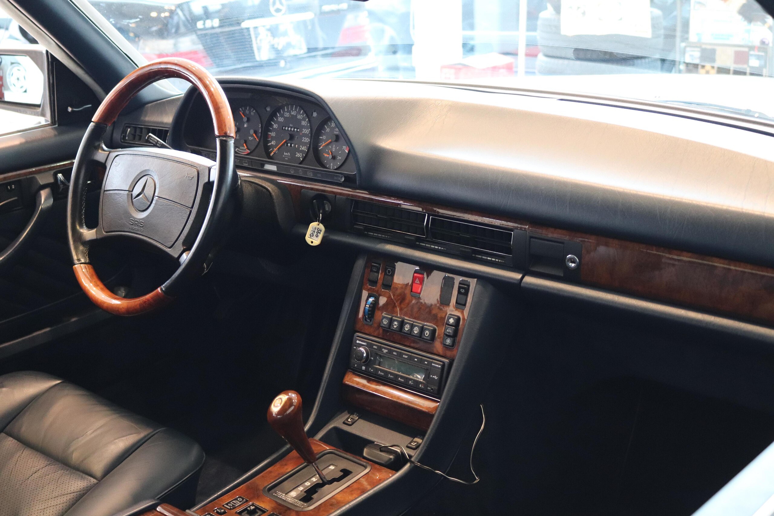 Mercedes Benz 560SEC (photo: 14)