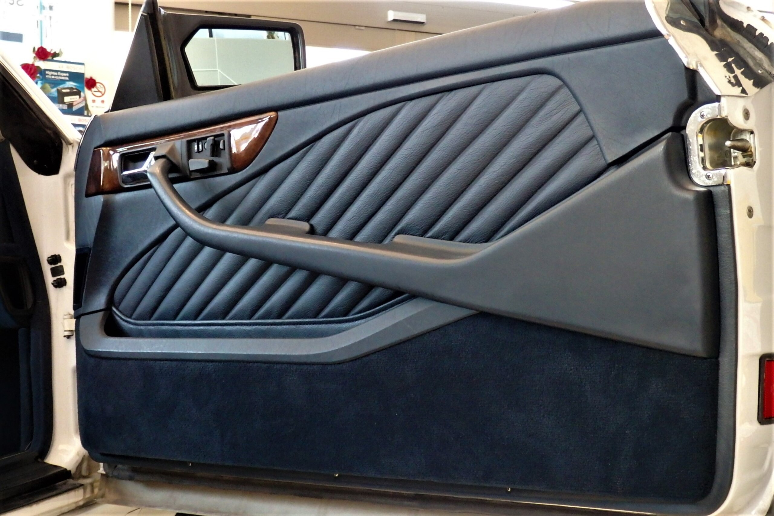 Mercedes Benz 560SEC (photo: 18)