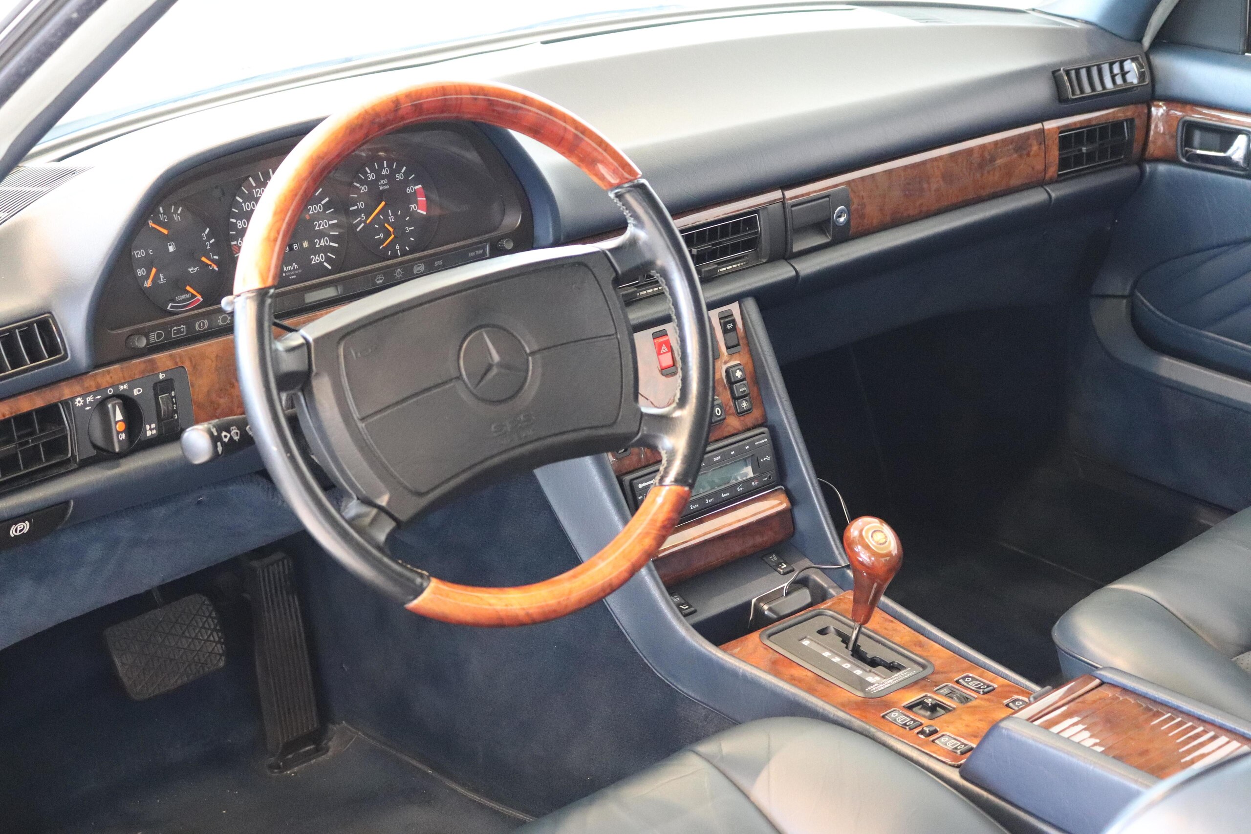 Mercedes Benz 560SEC (photo: 13)