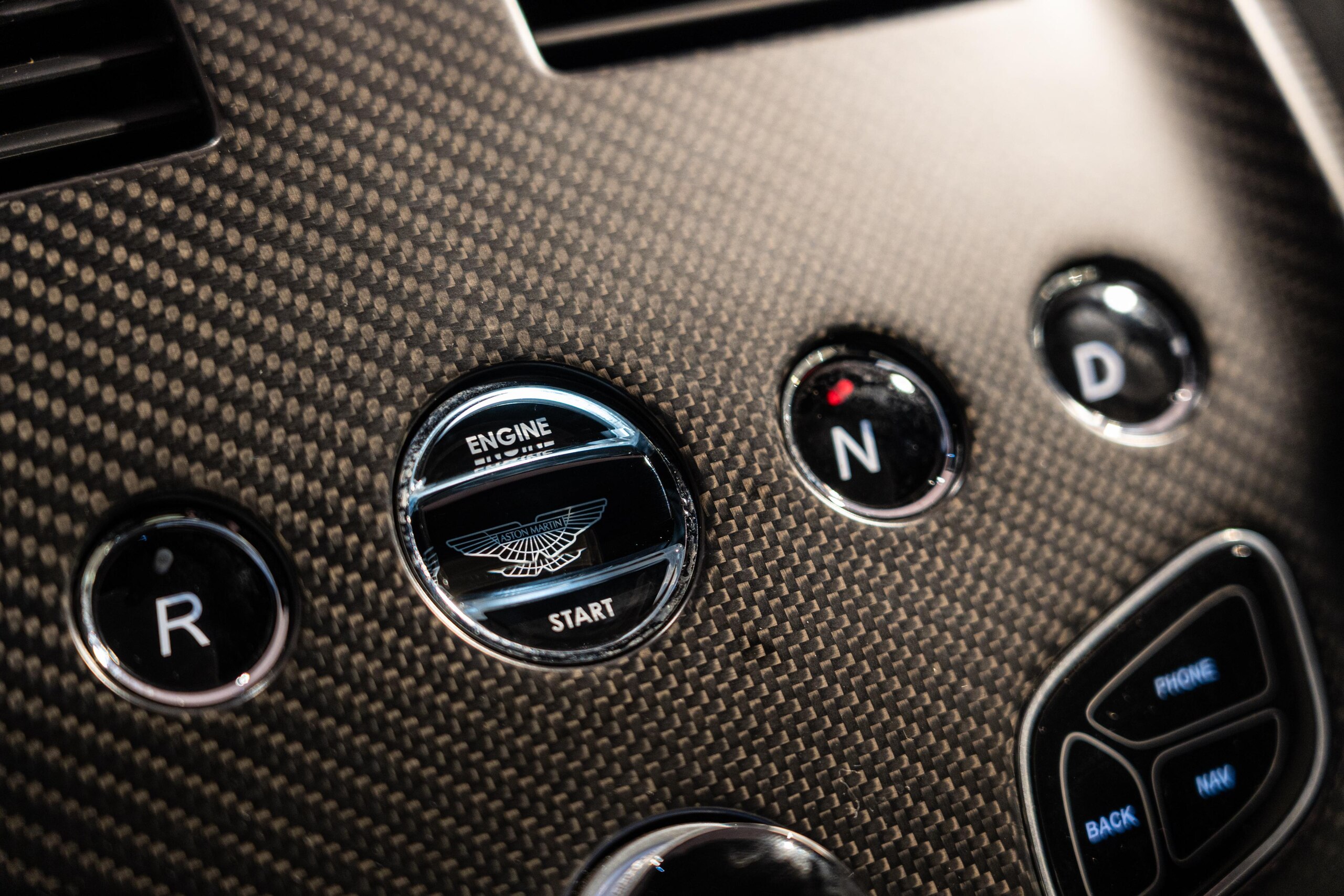 Aston Martin Vantage GT12 (photo: 14)